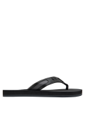 Sandalia negra para hombre, diseño simple y limpio, ideal para paseos y reuniones informales.