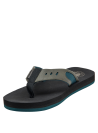 Sandalia verde oliva para hombre con detalles en negro y azul, diseño casual moderno y perforaciones decorativas.