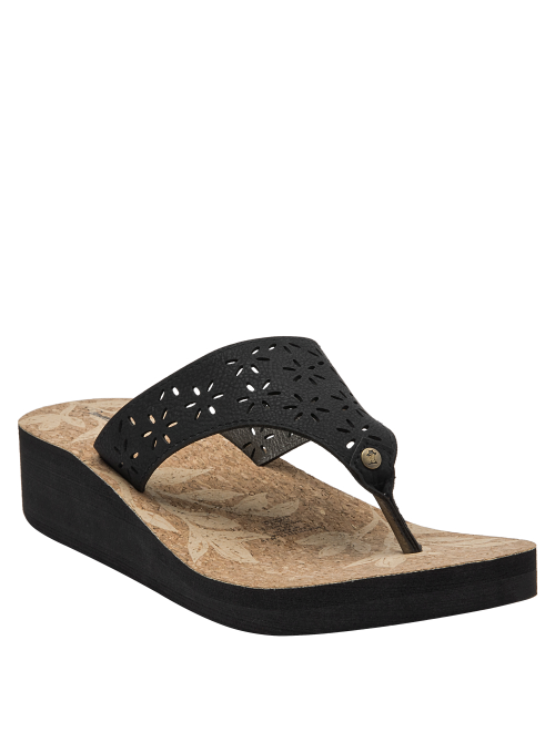 Sandalia femenina en negro con detalles florales perforados, combinable con vestidos o jeans.