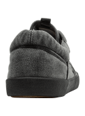 zapatilla negra urbana de hombre con diseño textil casual y moderno