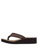 Calzado bohemio marrón para mujer con diseño artesanal en corcho y textil, ideal para días cálidos.