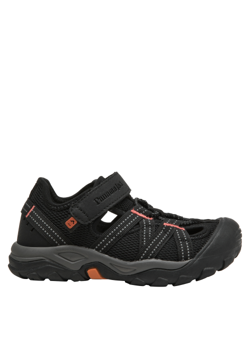 Calzado sintético negro infantil con detalles dinámicos en naranja y amarillo.