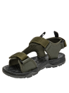 Calzado sintético resistente con malla lateral para ventilación y comodidad en climas cálidos.