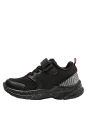 zapatilla deportiva urbana para niño, combina comodidad y estilo, adecuada para el colegio.