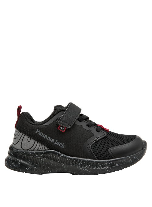 Calzado negro infantil con suela dinámica y detalles en rojo, combina con prendas casuales.