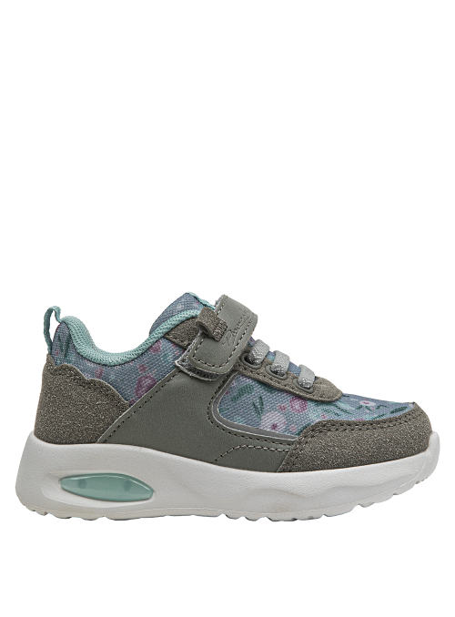 zapatilla casual ideal para actividades diarias, combinable con jeans o leggins en tonos neutros o pasteles