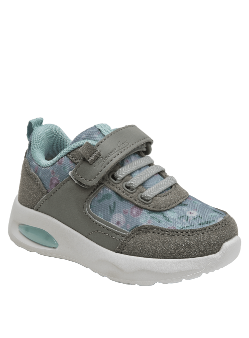 zapatilla casual ideal para actividades diarias, combinable con jeans o leggins en tonos neutros o pasteles