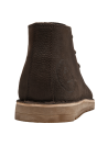 Botín marrón oscuro en cuero para hombre, suela beige, ideal para look casual y smart-casual.