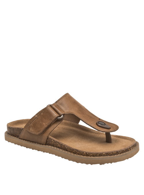 Sandalia de cuero camel para mujer con tira central ajustable y estilo relajado para días de verano.