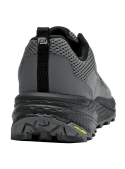 zapatilla gris de trail running para hombre con diseño textil transpirable y detalles negros elegantes
