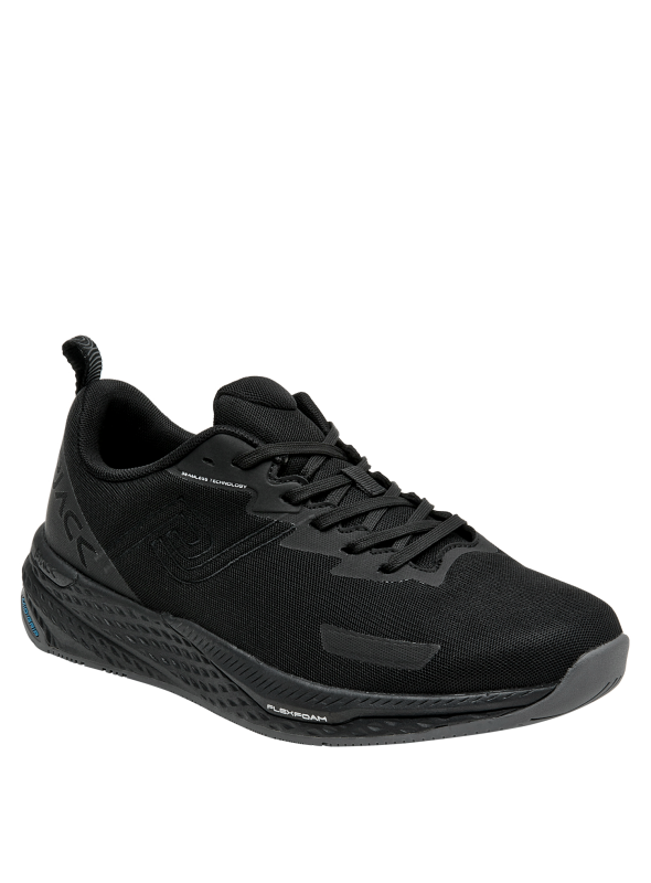 Zapatilla negra con textura suave y transpirable, perfecta para combinar con ropa casual.