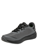 Zapatilla textil gris con suela robusta FLEXFOAM y costuras dinámicas.