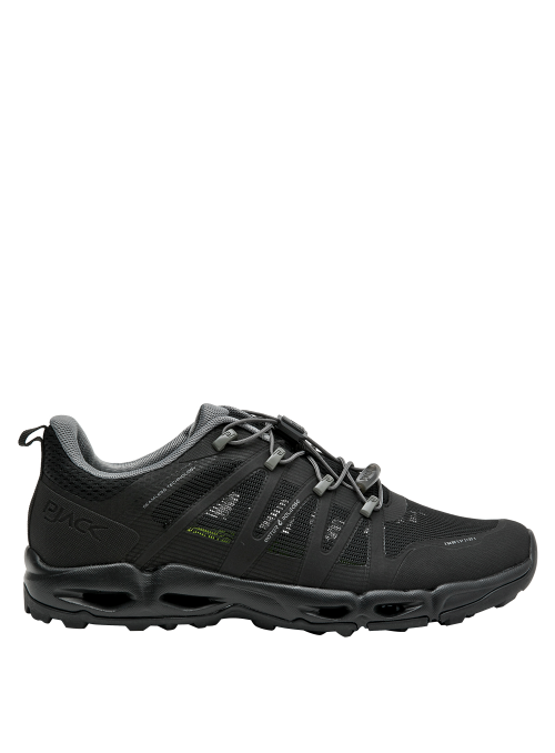 zapatilla textil negra y verde con diseño moderno, ideal para combinar con ropa casual