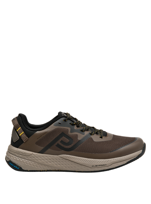 zapatilla versátil para salidas informales y citas relajadas, combina con jeans y pantalones cargo.