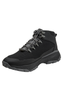 Botín negro urbano para hombre con suela robusta y diseño minimalista, ideal para estilos casuales.