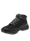 Botín negro urbano para hombre con suela robusta y diseño minimalista, ideal para estilos casuales.