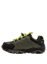 detalle de la zapatilla gris con diseño ligero y cómodo, adecuada para juegos y uso diario