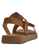 Sandalia camel para niña con acabados suaves y estructura para uso diario.