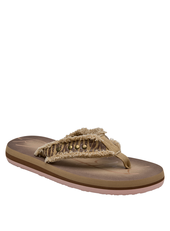 Sandalia casual camel de mujer, diseño neutro que complementa varios estilos de ropa.