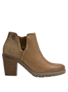 Zapato casual de cuero café para mujer, combina estilo clásico con comodidad y altura equilibrada.
