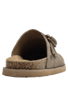 Sandalia casual taupe de cuero natural con forro de microfibra suave.