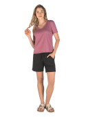 Polera morada de peso medio, fácil de cuidar y combinar.