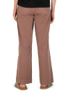 Pantalón casual femenino con bolsillos laterales, adaptable a estilos formales y relajados.