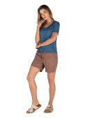 Short café de mujer, diseño casual, mezcla Tencel/spandex, fresco y versátil para climas cálidos.