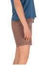 Short casual café de mujer, tejido suave de Tencel y spandex, líneas limpias, fresco para climas cálidos.