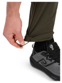 Combina con polera básica y zapatillas blancas.