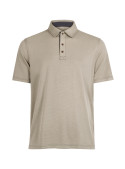 Polera verde para hombre, caída agradable y terminaciones limpias.