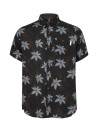 Guayabera de viscosa negra con terminación recta, ideal para usar por fuera.
