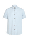 Camisa masculina celeste con textura natural y corte clásico para un look relajado.