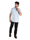 Camisa de lino y algodón en color celeste, ideal para oficina o fin de semana.