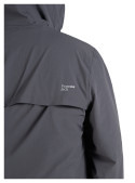 Cortaviento masculino en gris, versátil para combinar con prendas básicas y deportivas.