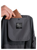Cortaviento gris urbano para hombre, adecuado para salidas diarias y eventos casuales.