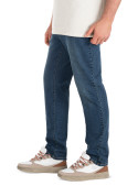 Jeans casual azul para hombre, perfecto con polera básica o camisa a cuadros.