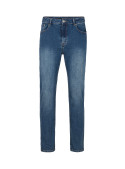 Denim azul para hombre con costuras visibles y cierre de botón y cremallera.