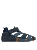 Sandalia azul de niño, diseño casual, taco plano de 2.5 cm, adecuada para combinar con ropa ligera.