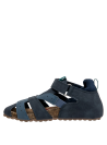Sandalia casual azul para niño, material sintético fácil de limpiar, perfecta para paseos.