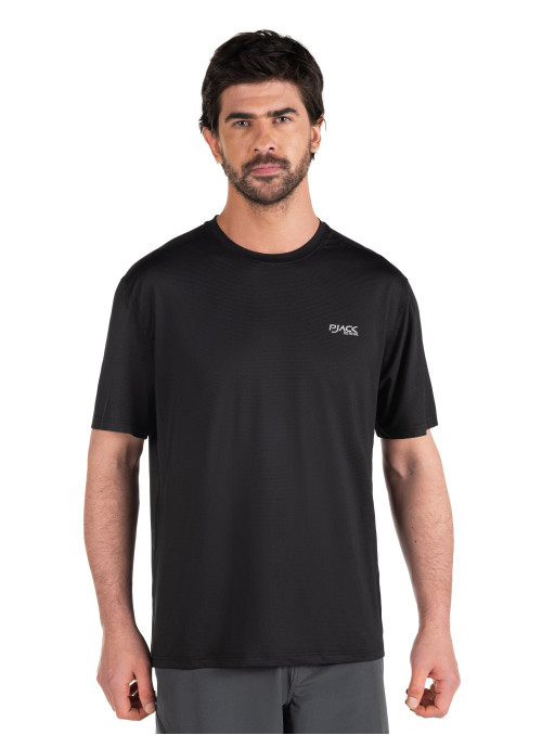 Polera negra de hombre en poliéster y spandex, diseño minimalista y ajuste flexible.