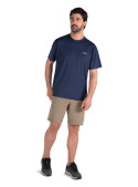Polera azul de hombre, material ligero y elástico, ideal para uso diario o en capas.