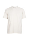 Corte clásico de polera blanca para looks relajados.