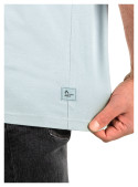 Polera de algodón celeste, diseño versátil, adecuada para usar sola o en capas ligeras.