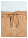 Short casual beige para hombre, cómodo y versátil, perfecto para combinar con polera o camisa de lino.