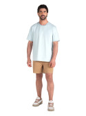 Short de algodón beige con cierre de botón y cremallera, ideal para uso diario o fines de semana.