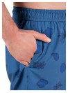 Traje casual azul adaptable, recomendado con Oxford negros o mocasines burdeos.