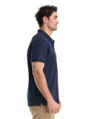 Polera azul para hombre, ajuste natural, adecuada bajo sobrecamisa o parka.