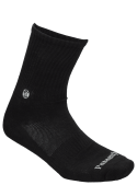 Calcetines negros unisex, ideales para combinar con zapatillas urbanas.