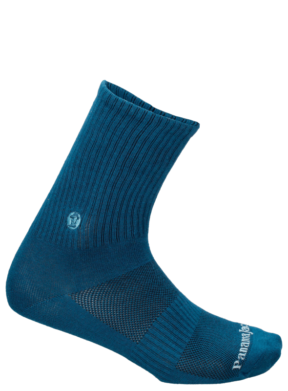 Calcetines unisex azul con terminaciones prolijas que priorizan la comodidad.